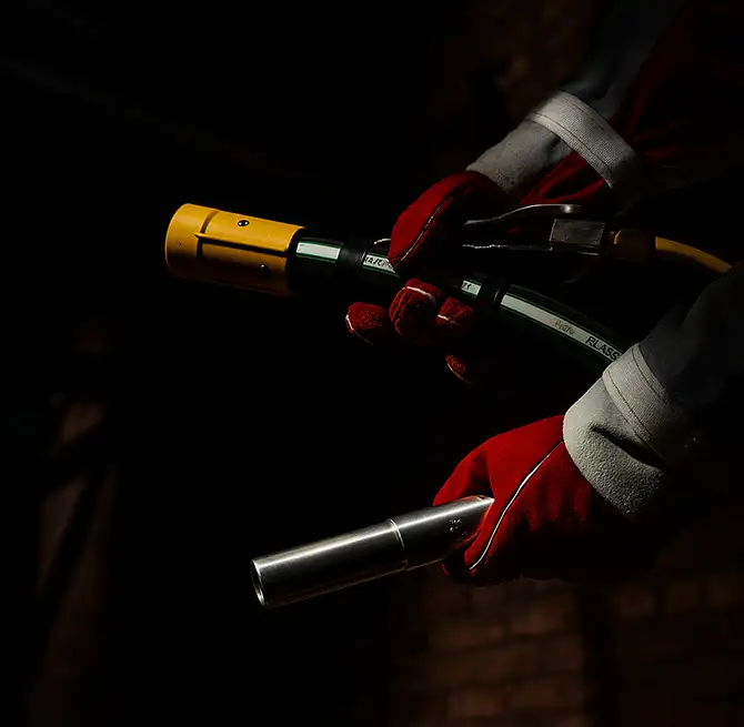SurfacePrep spray nozzle and handle. SurfacePrep spray nozzle and handle.