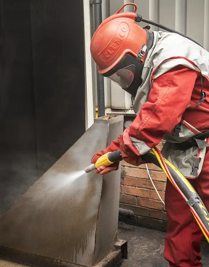Man blasting Steel Unit