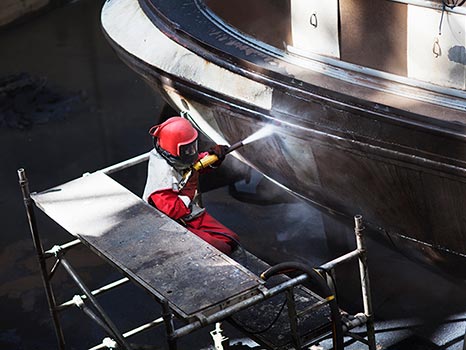 Blasting a boat hull